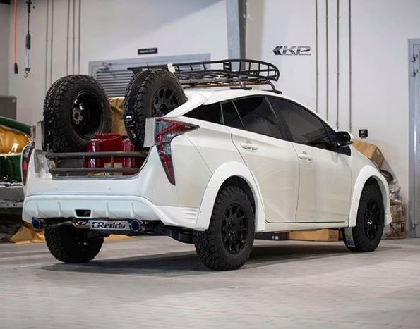 toyota-prius-gets-offroad-conversion-in-bahrain-126727_1